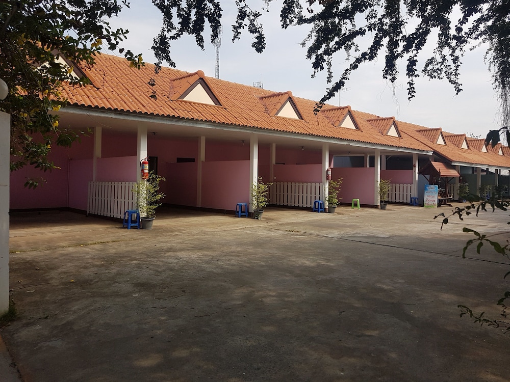 Wanjai Resort 4/14