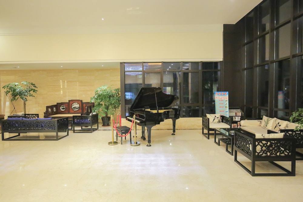 New Knight Royal Hotel Airport and International Resort 40/61