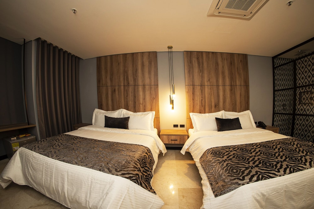 Hotel Cavalta 8/37