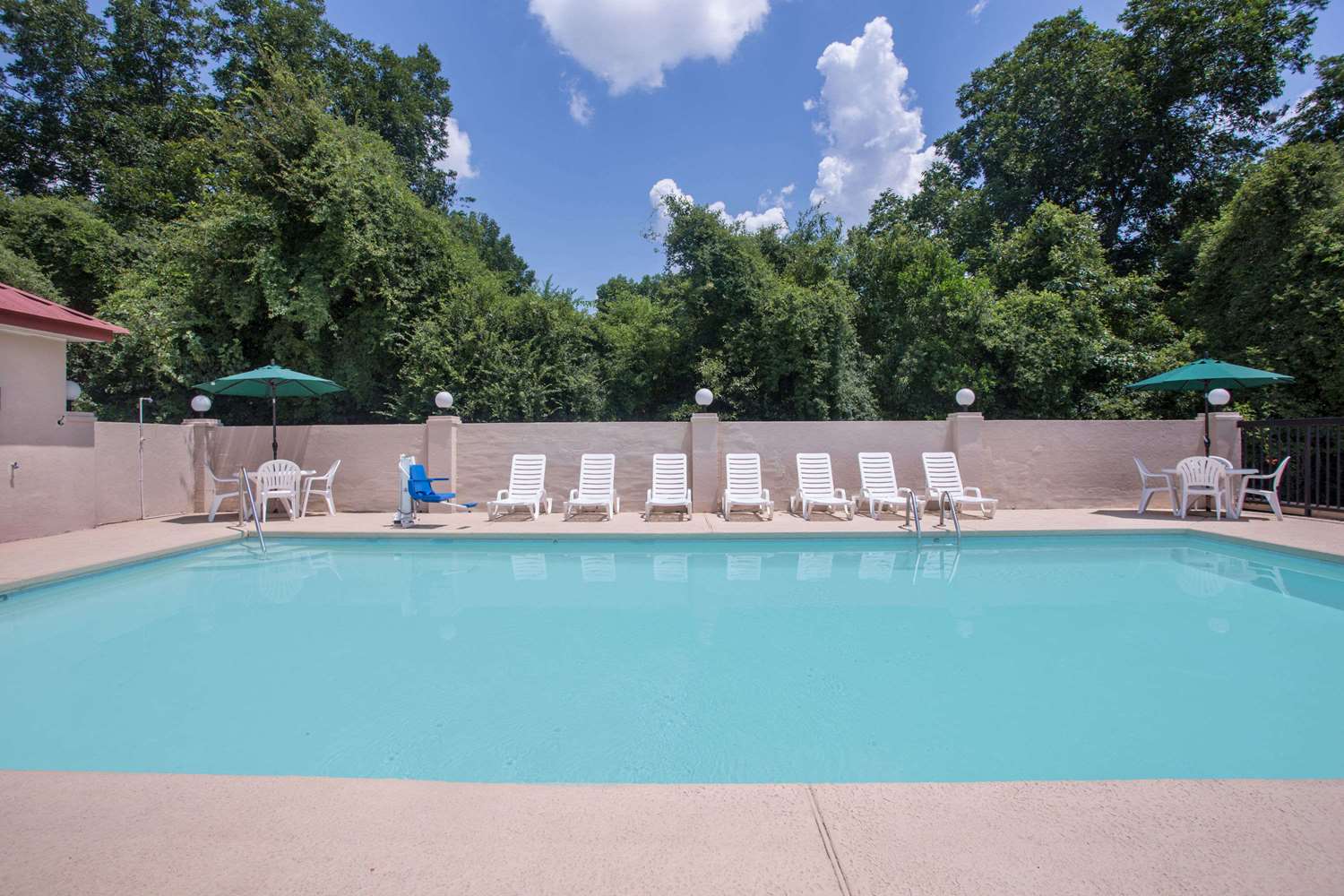 Days Inn by Wyndham Dublin GA 3/6