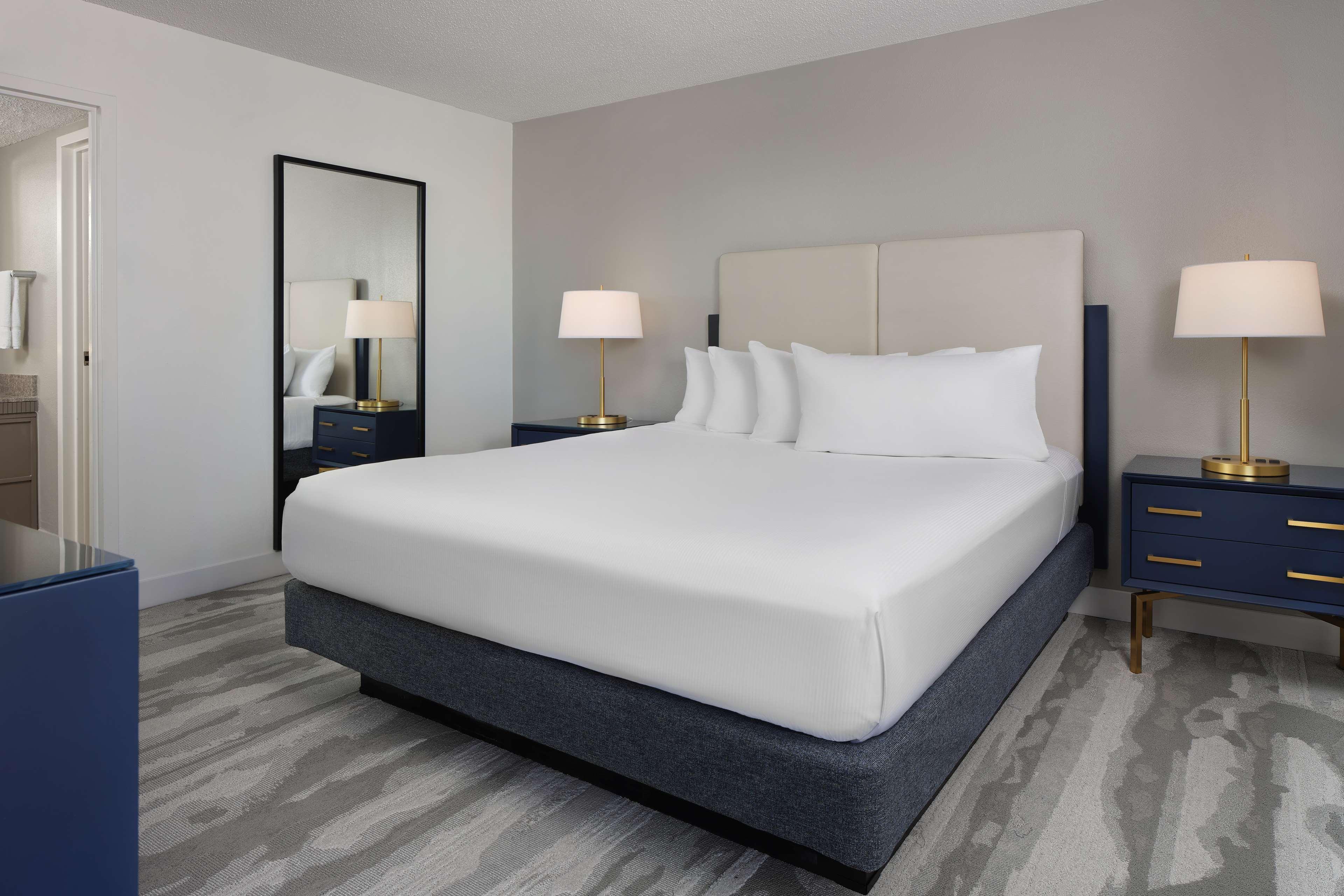 2 ROOMS, OCEAN, SUITE, KING BED, PIER VIEW