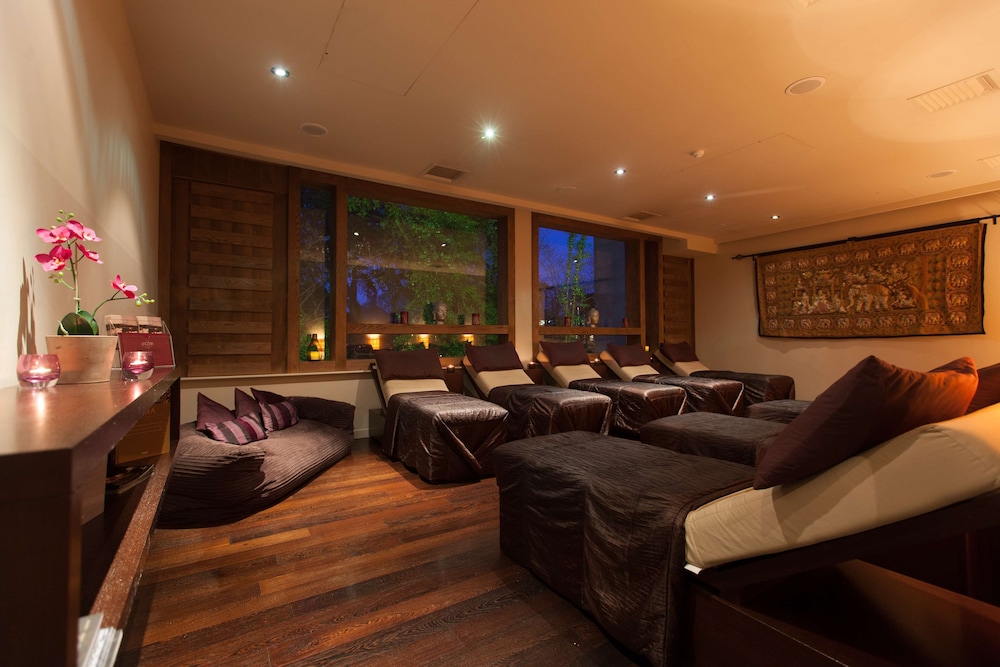 PARK PLAZA CARDIFF 47/60