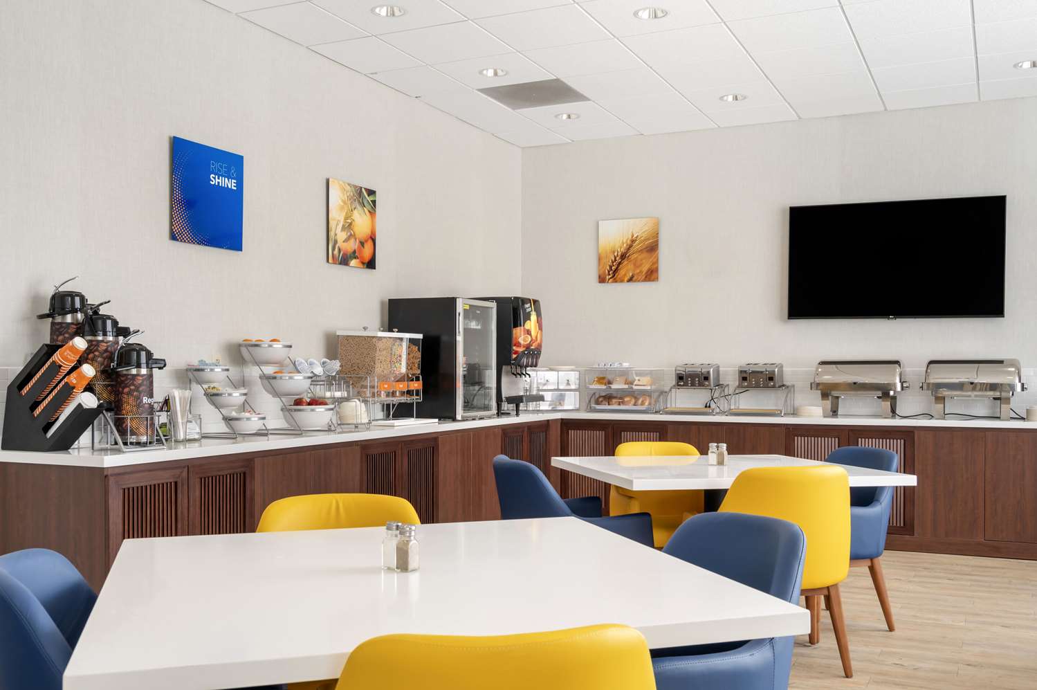 Comfort Inn & Suites Danbury-Bethel 33/34