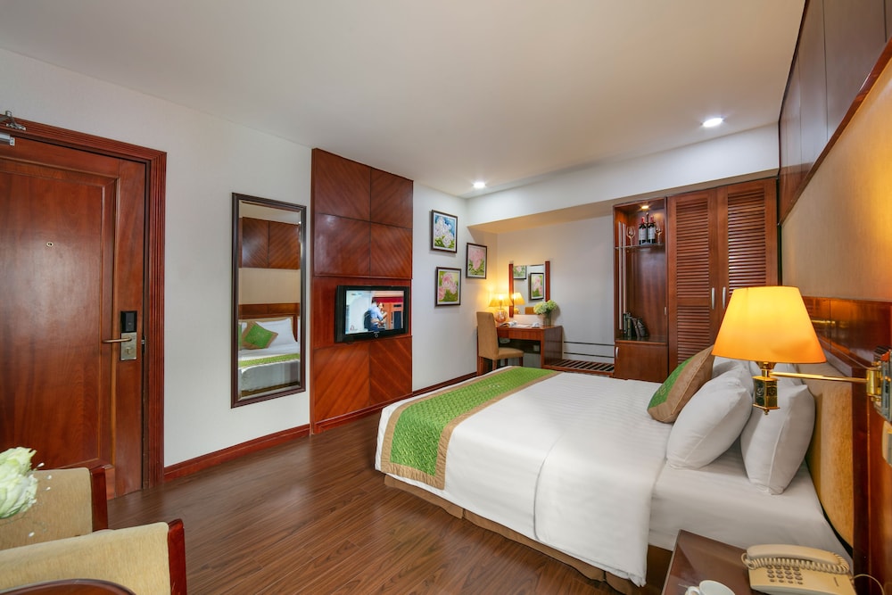 Emerald Hotel Hanoi 24/72