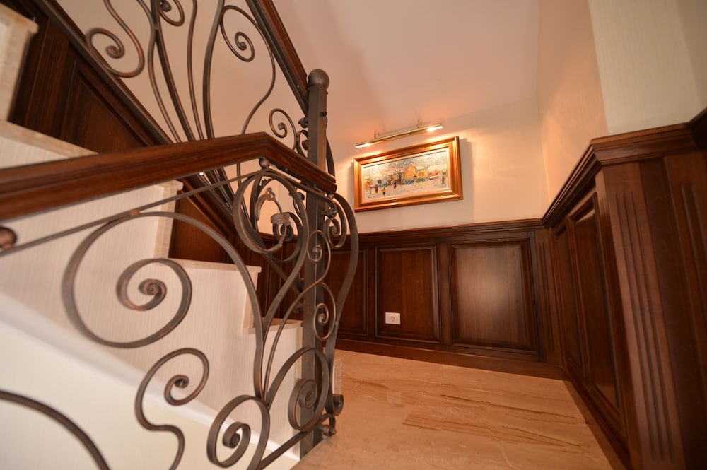 Noblesse Boutique Hotel 6/57