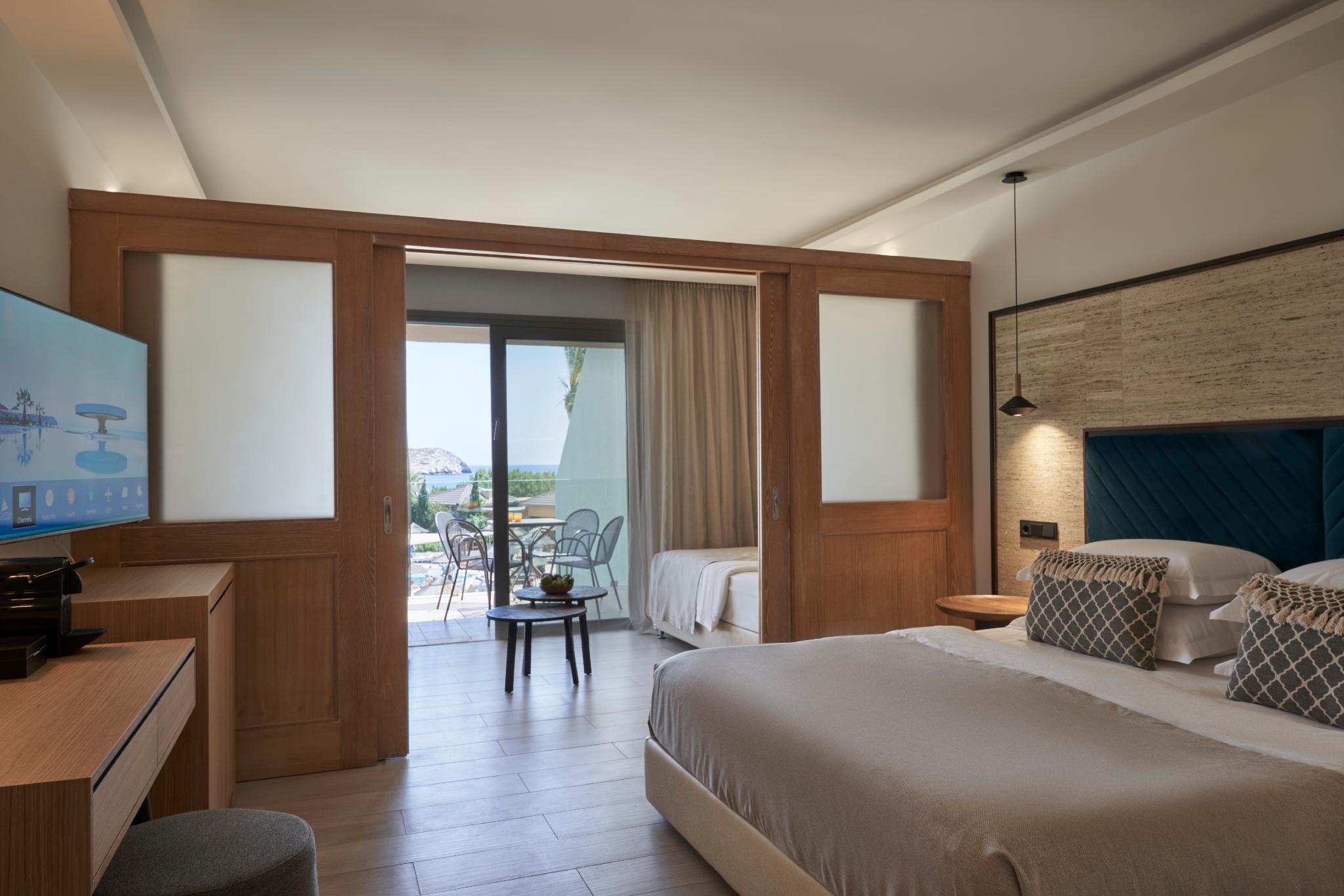 Premium, Family, Side Sea View