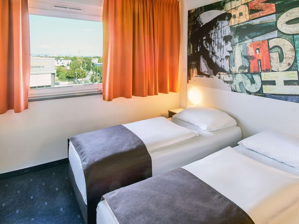 Room, Twin Beds