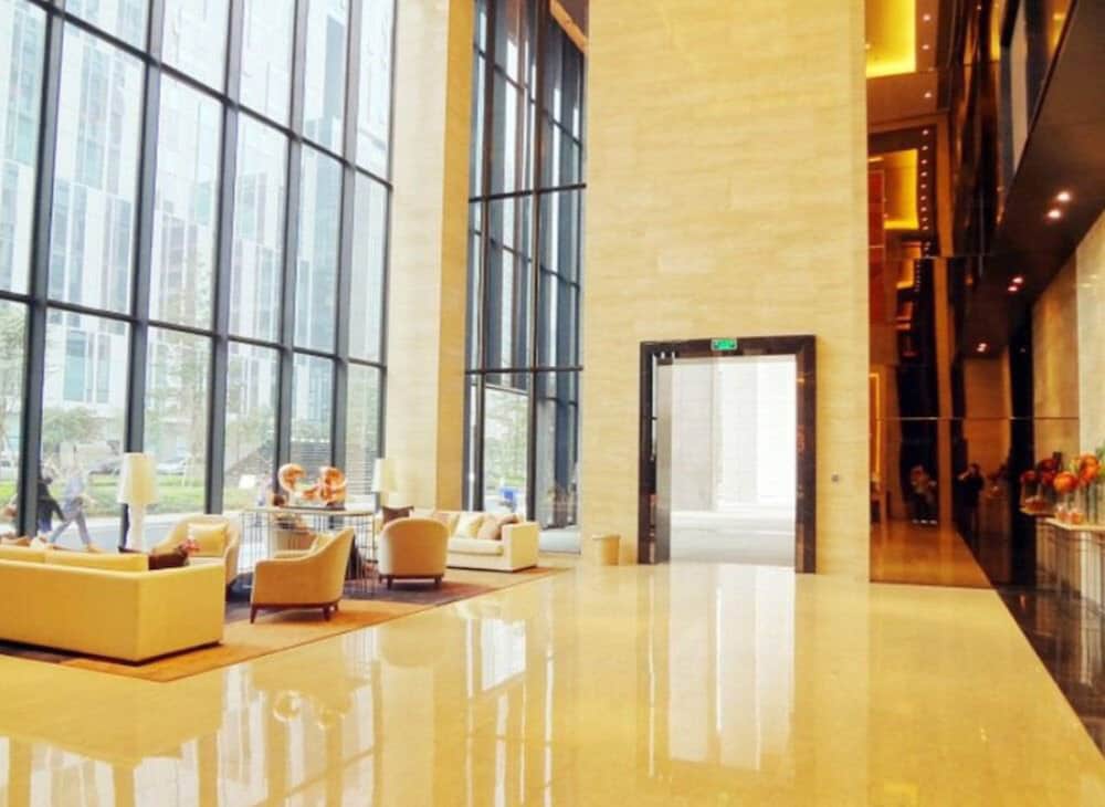 Estay Residence Poly World Trading Center 47/64