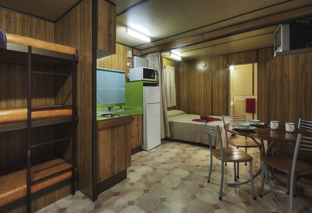 CAIRNS SUNLAND LEISURE PARK 30/35