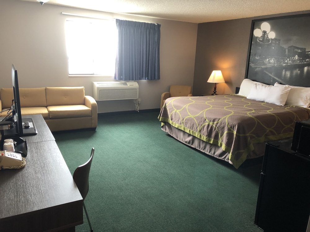 Super 8 by Wyndham Winnemucca NV 10/24