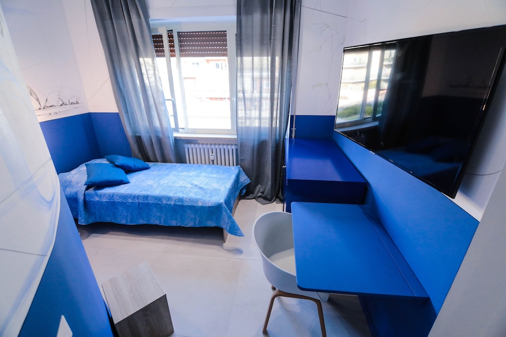 O.Effe. Global Suites at Vatican 6/50