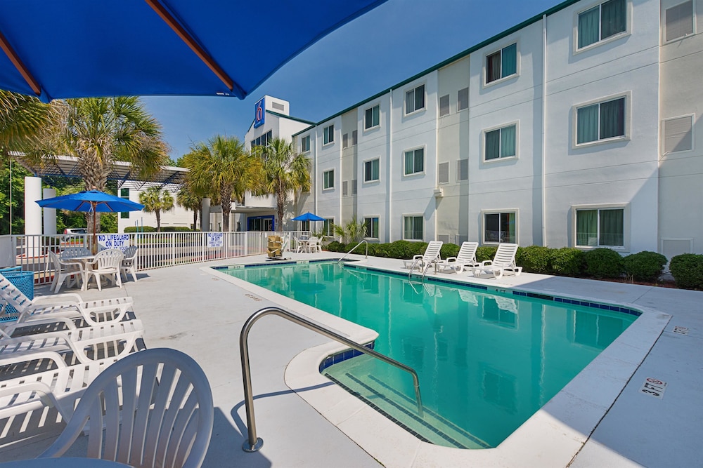 Motel6 Columbia, SC - Fort Jackson Area 8/47