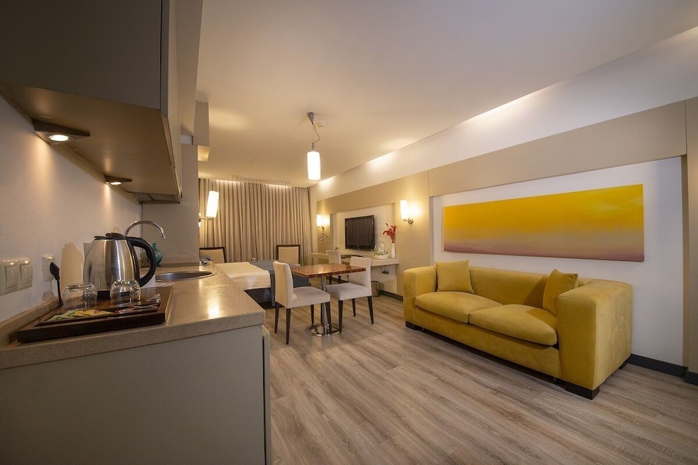 My Hotel 37/55