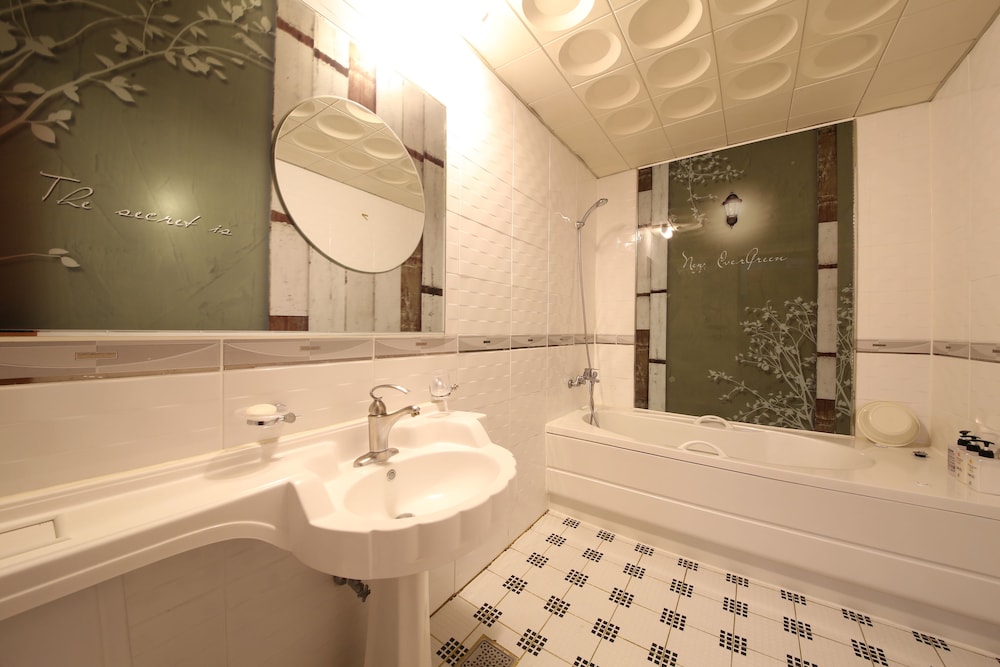 Hotel New Evergreen 61/62