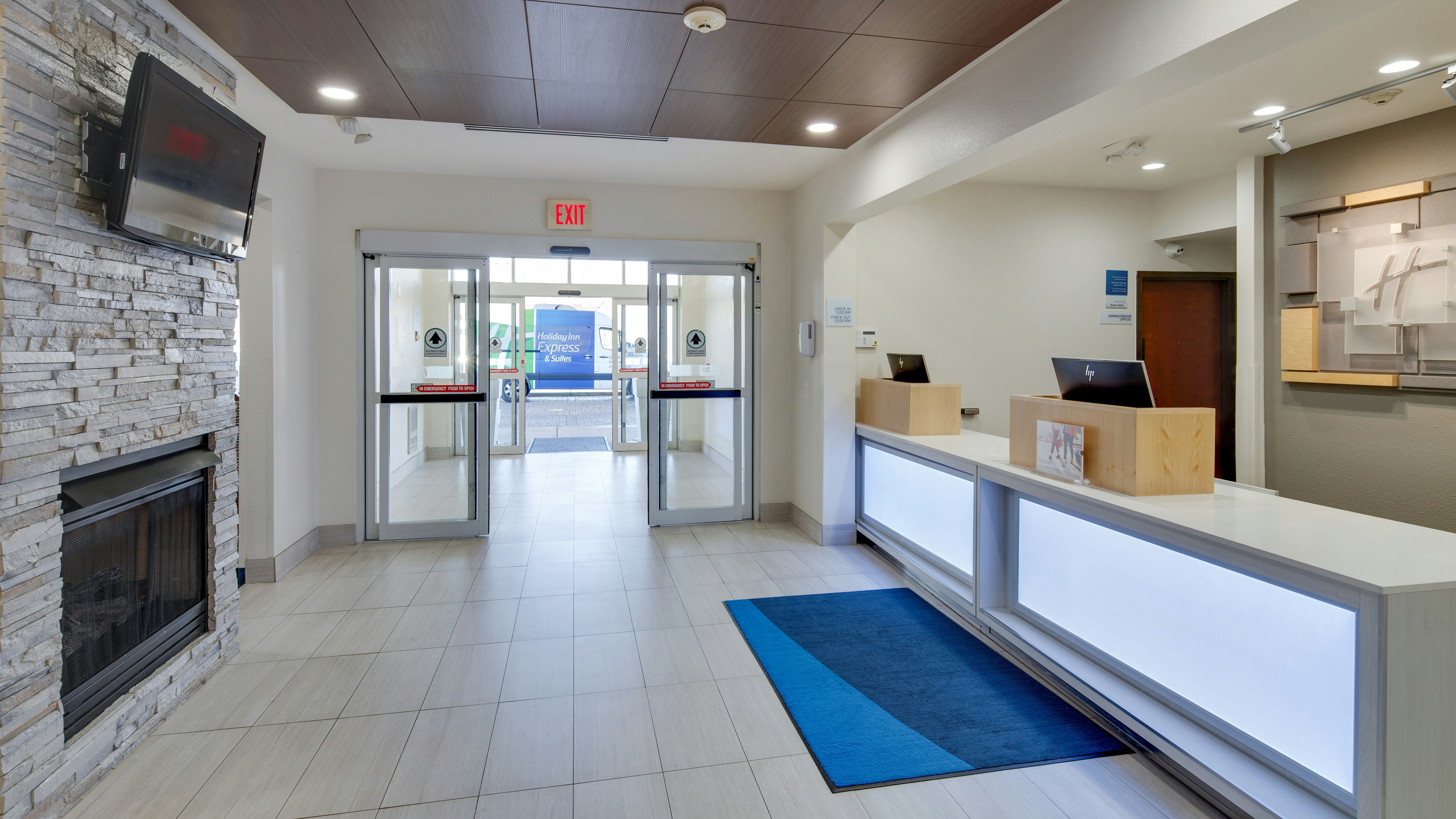 Holiday Inn Express Hotel And Suites Detroit Farmington Hills 9/53