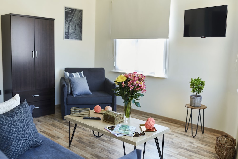 Athens Version Luxury Suites 42/70