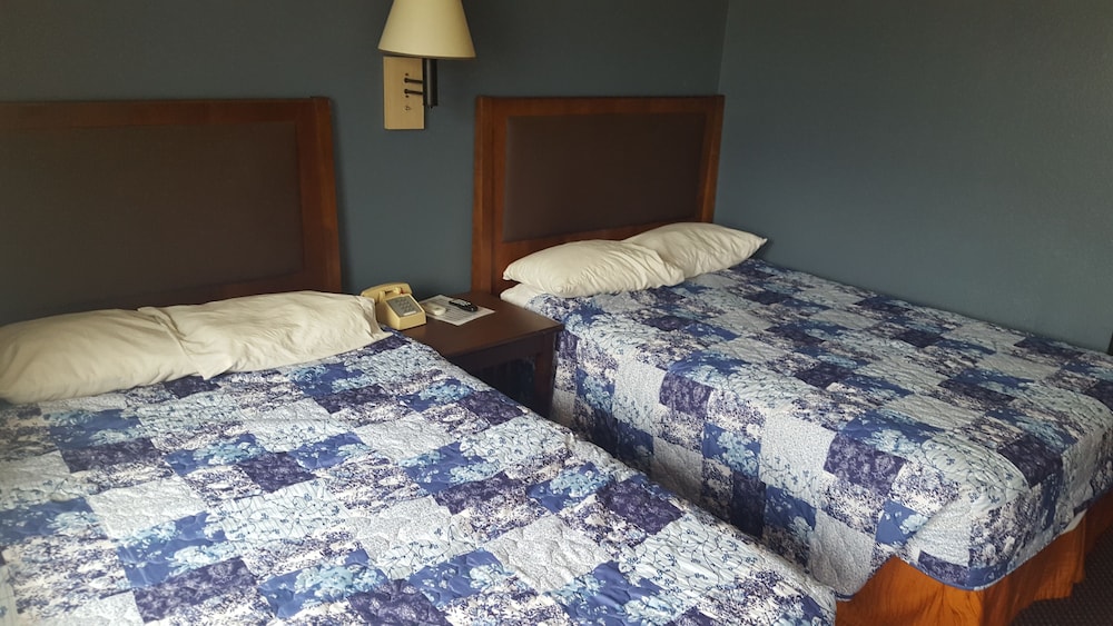 STANDARD, 2 DOUBLE BEDS