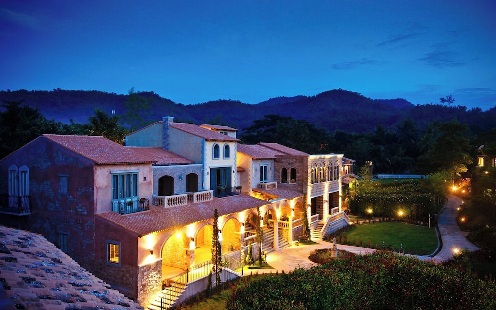 La Toscana Resort 3/50