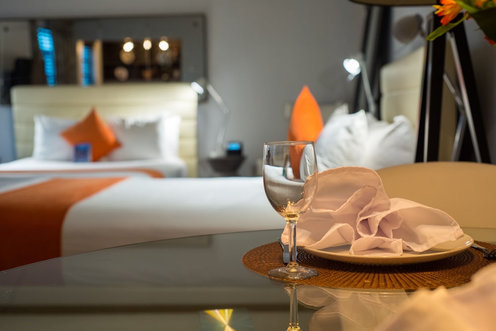 Lincoln Arms Suites 44/73