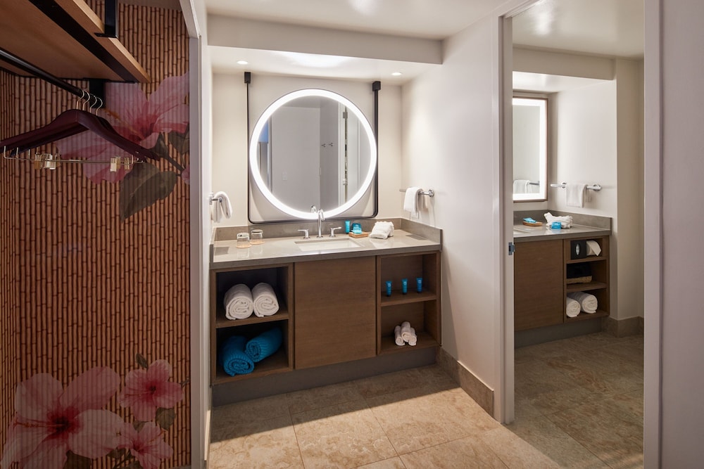 غرفة بسريرين كوين بإطلالة على البحر بشرفة، The Ritz-Carlton O ahu, Turtle Bay 4/4