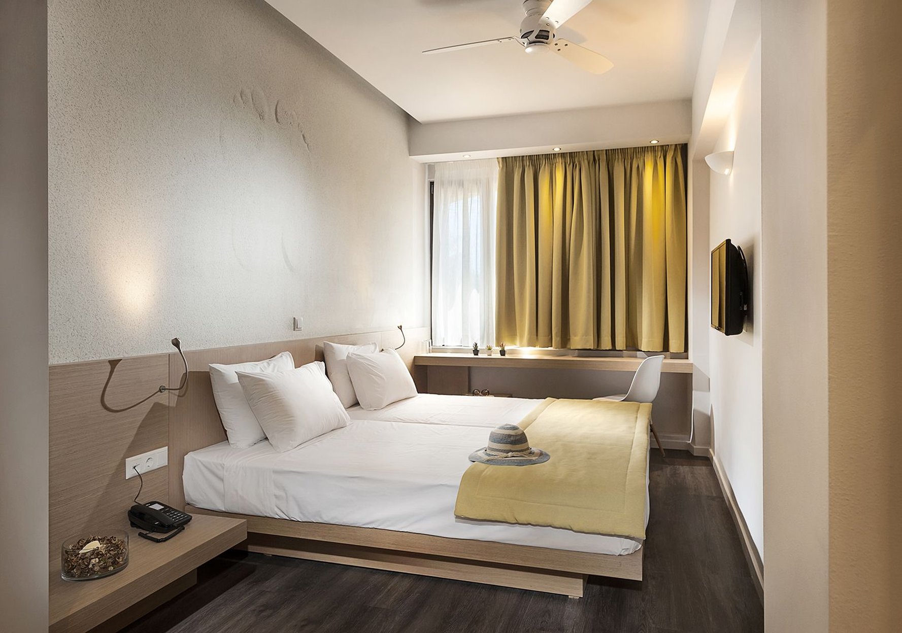 ECONOMY, TWIN BEDS