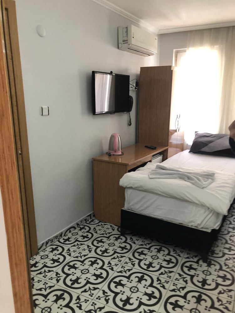 Reydel Hotel 19/72