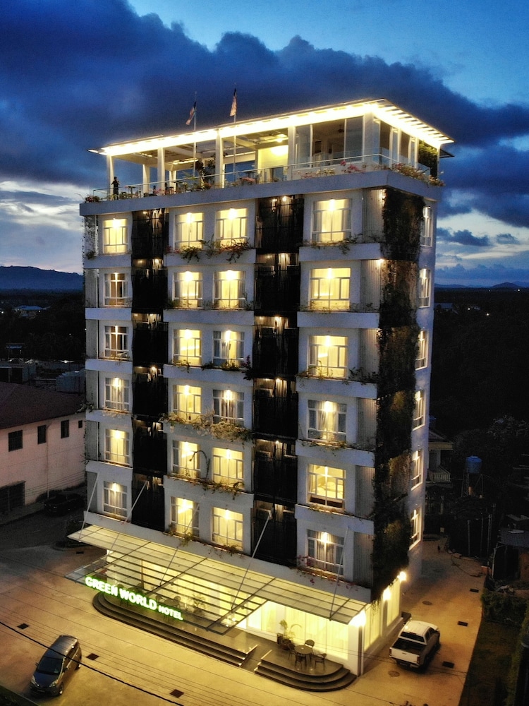 Green World Hotel 2/19