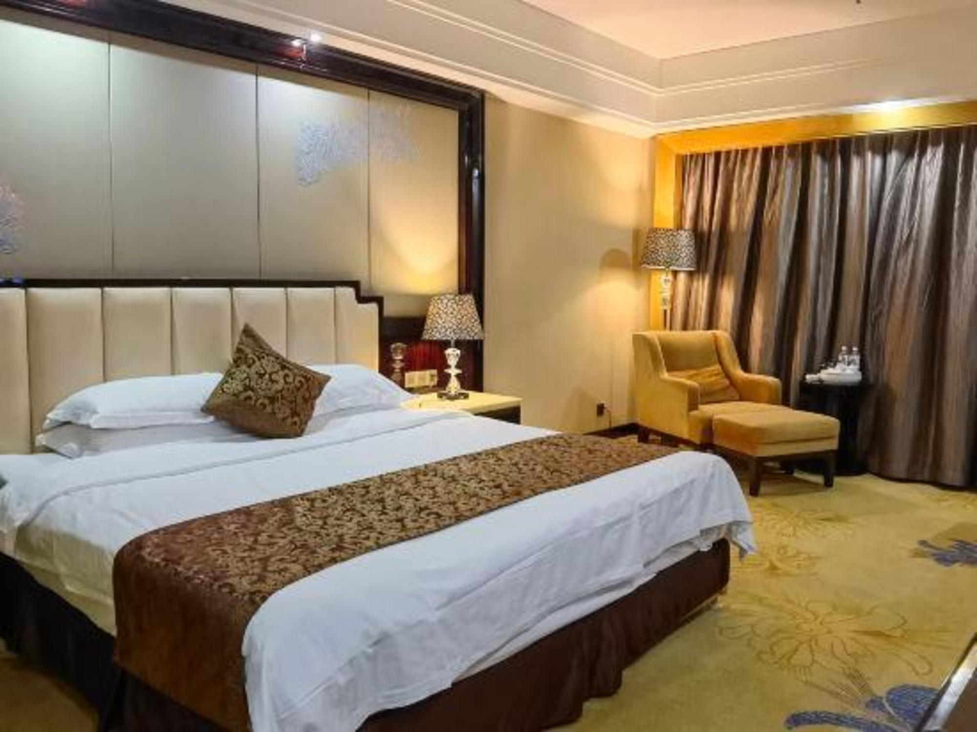 Weihua InternationaI Hotel 14/30