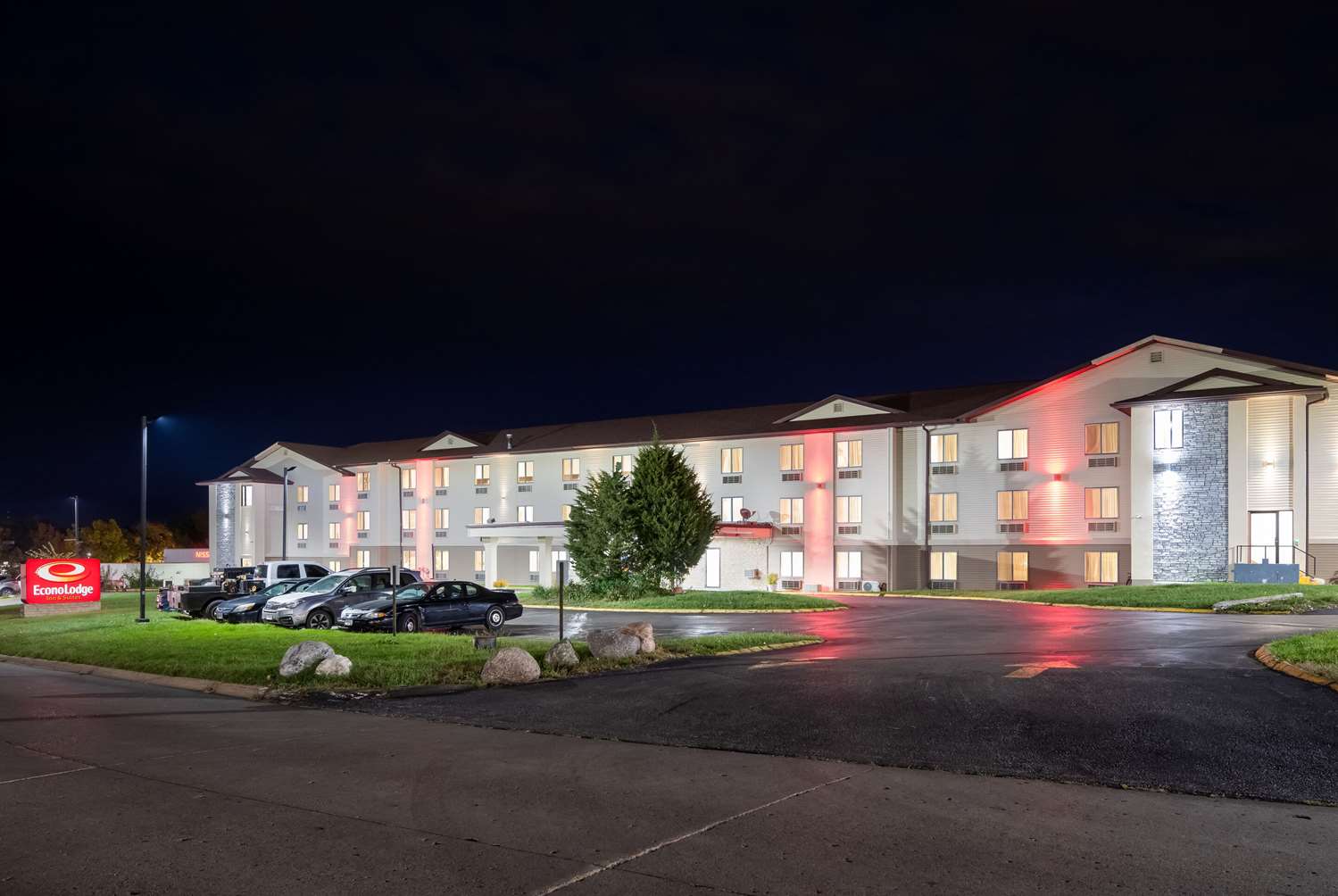 Sonesta Essential Des Moines 4/32
