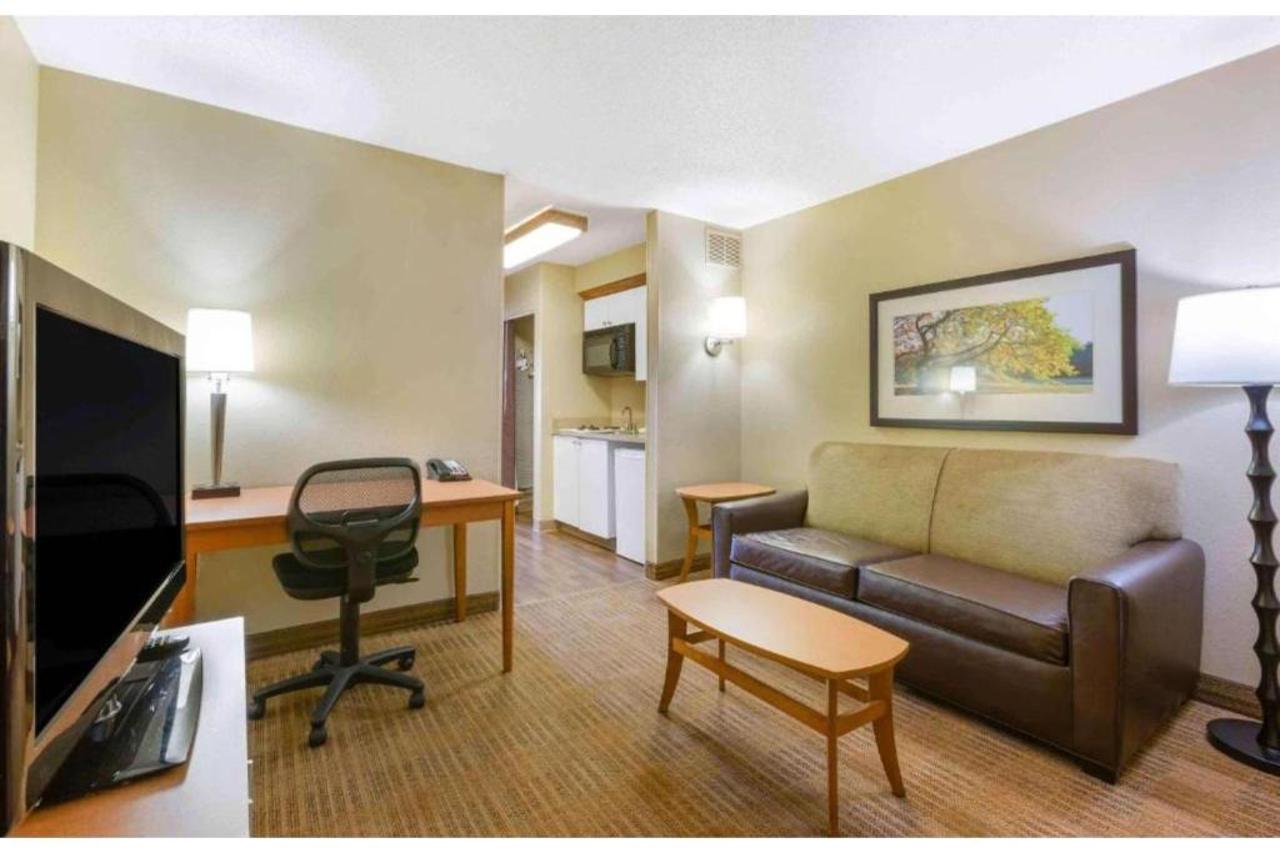 Motel6 Suites Findlay Tiffin Avenue, OH 22/30