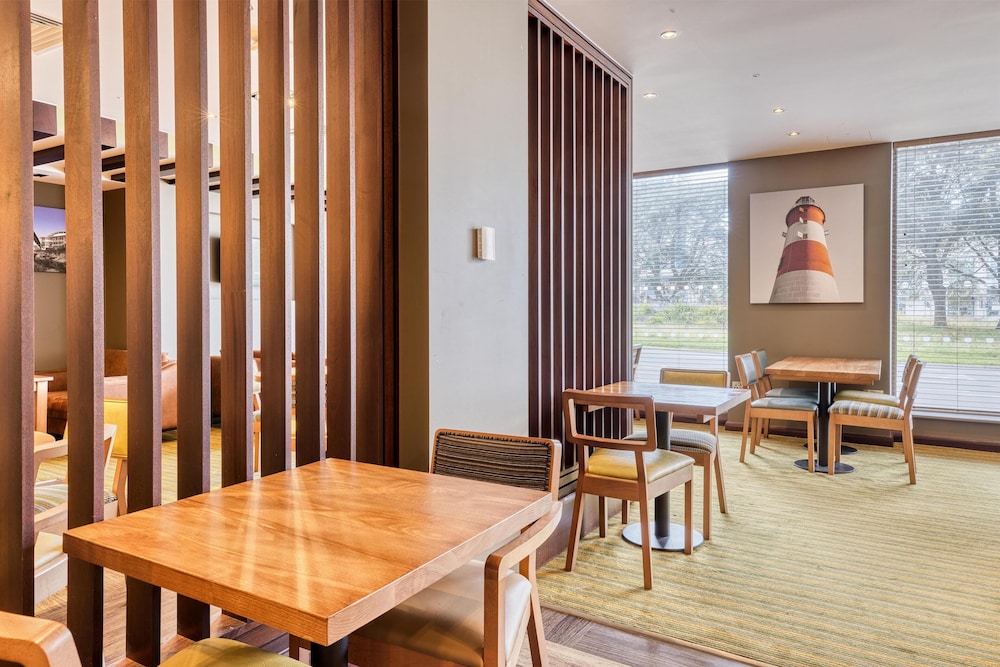 Premier Inn Plymouth City Centre (Derrys Cross) 25/29