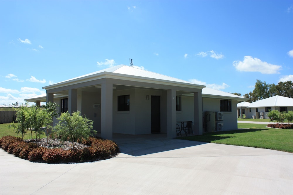 Casa Nostra Motel 8/55