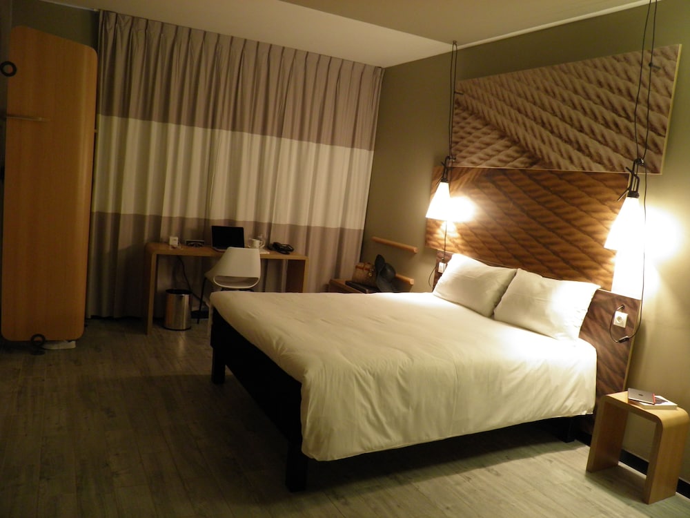 Room at Hotel Irrisor, N DJAMENA