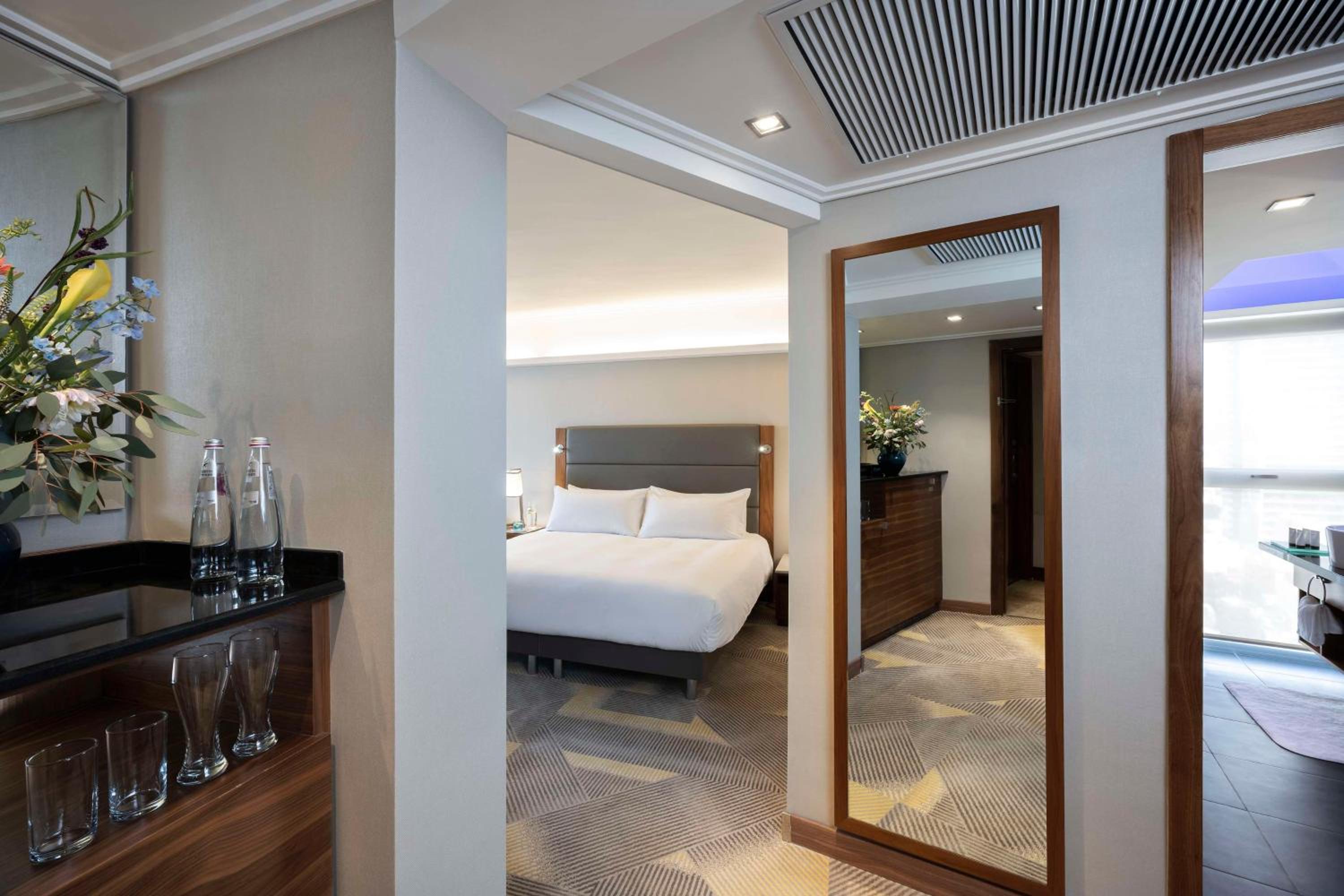 CITY, EXECUTIVE, STUDIO, KING BED, SEA VIEW