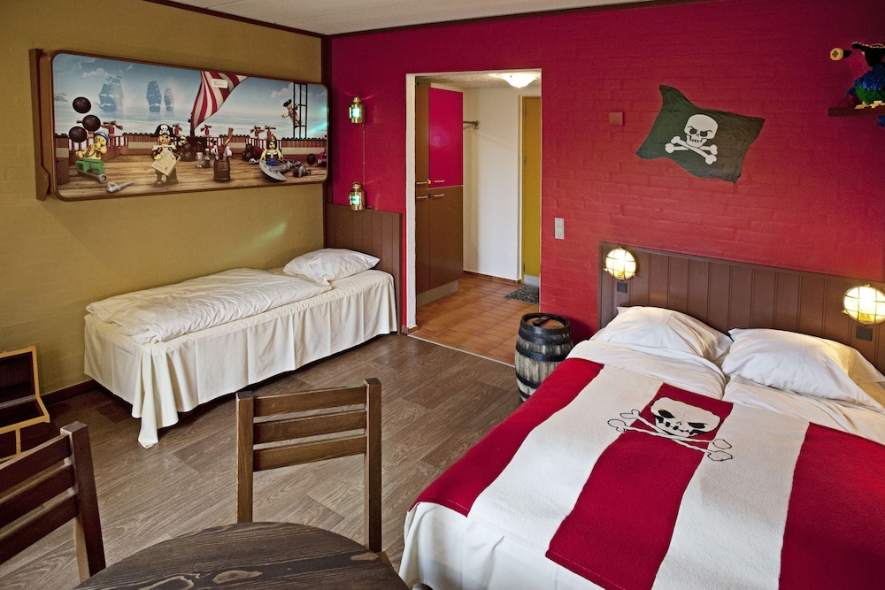 Pirate, Double and Bunk Bed