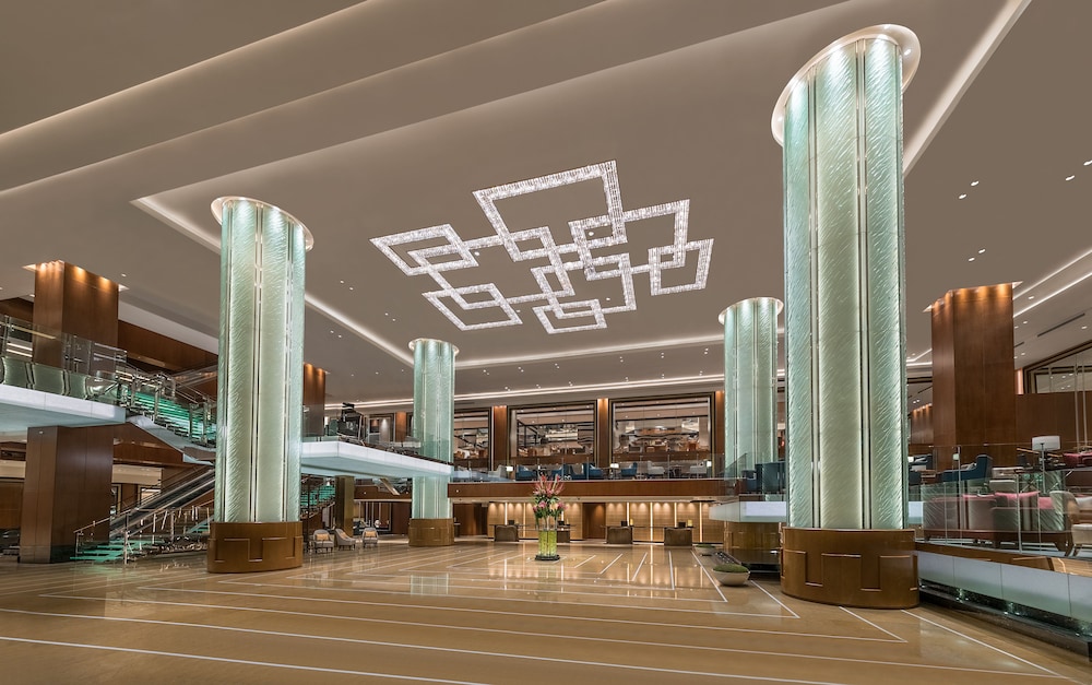 Grand Hyatt Manila 40/72