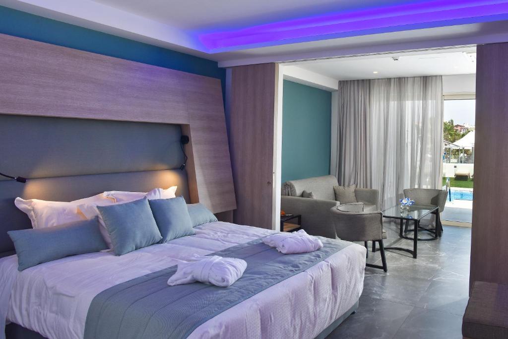 Family Suite, Lateral Side Sea View, Swim Up Pool, Hot Tub