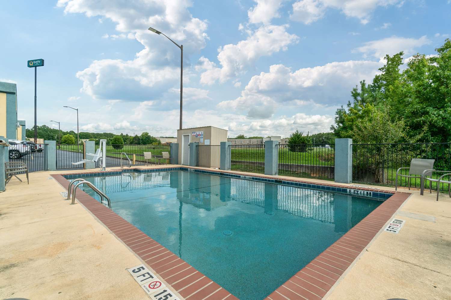 Quality Inn Adairsville-Calhoun South 20/20