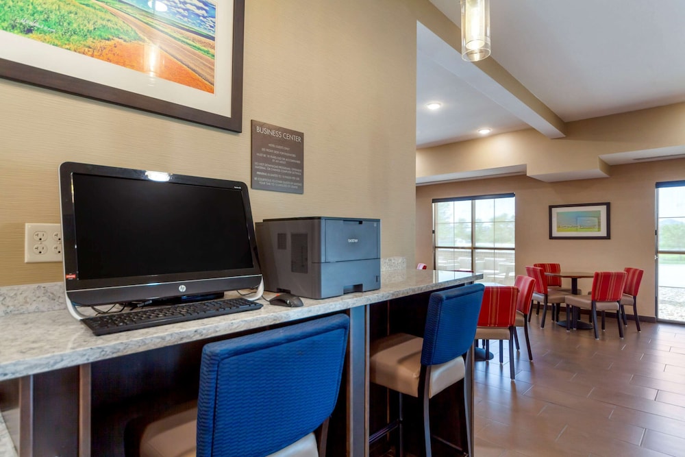 Comfort Suites La Vista - Omaha 42/44