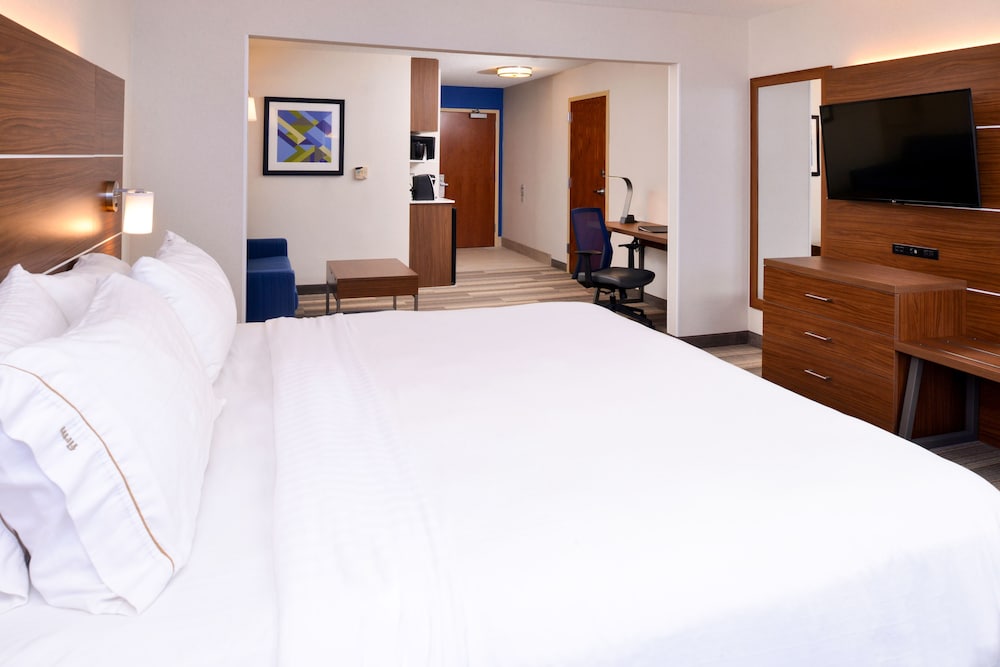 Holiday Inn Express Hotel & Suites Urbana-Champaign(U Of I Area) 25/74