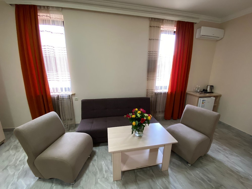 Alex Hotel 46/70
