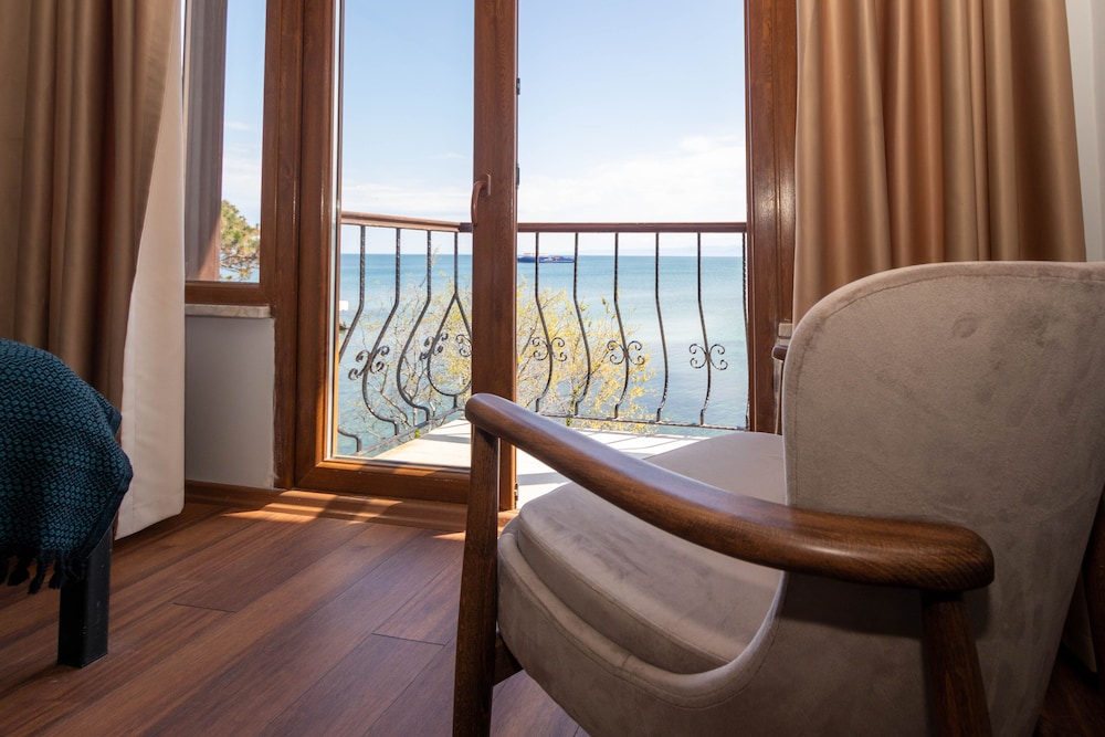SINOP ANTIK OTEL 24/44