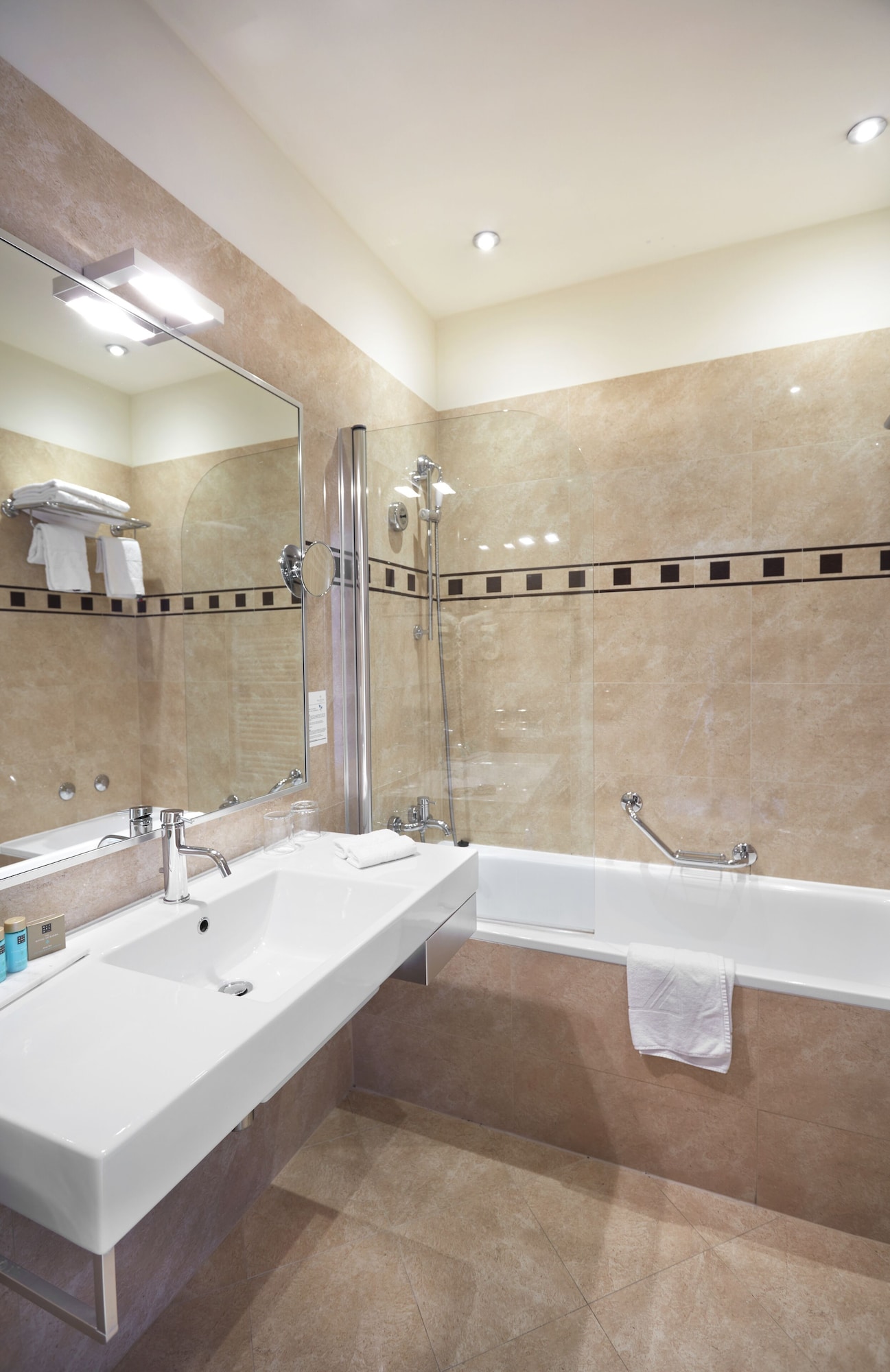 جناح جونيور بسريرين منفصلين بإطلالة على البحر بشرفة، Bristol Hotel Opatija by Luminor Hotel Collection 7/8