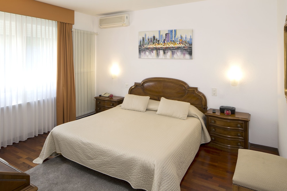 Hotel Campione 30/74