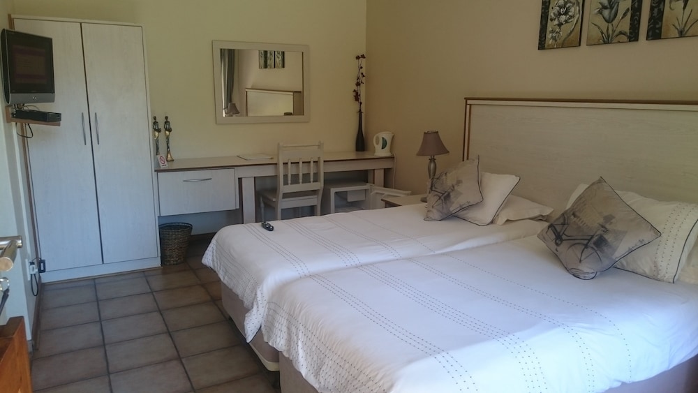 Rene's Guesthouse 13/45