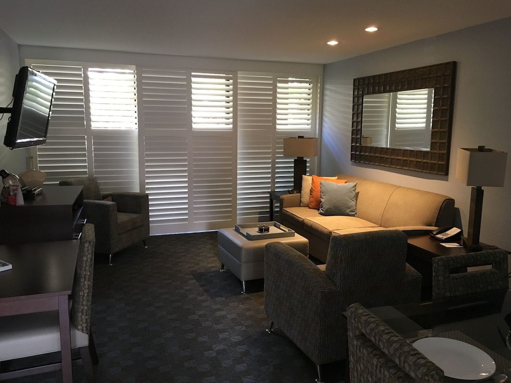 Getaways At Palm Springs Tennis Club 40/50