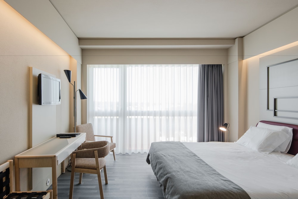 Axis Ofir Beach Resort 10/49