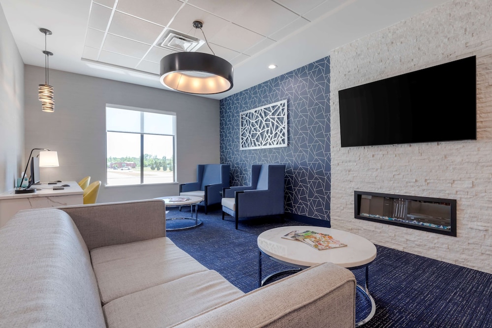 Best Western Plus Choctaw Inn & Suites 30/38
