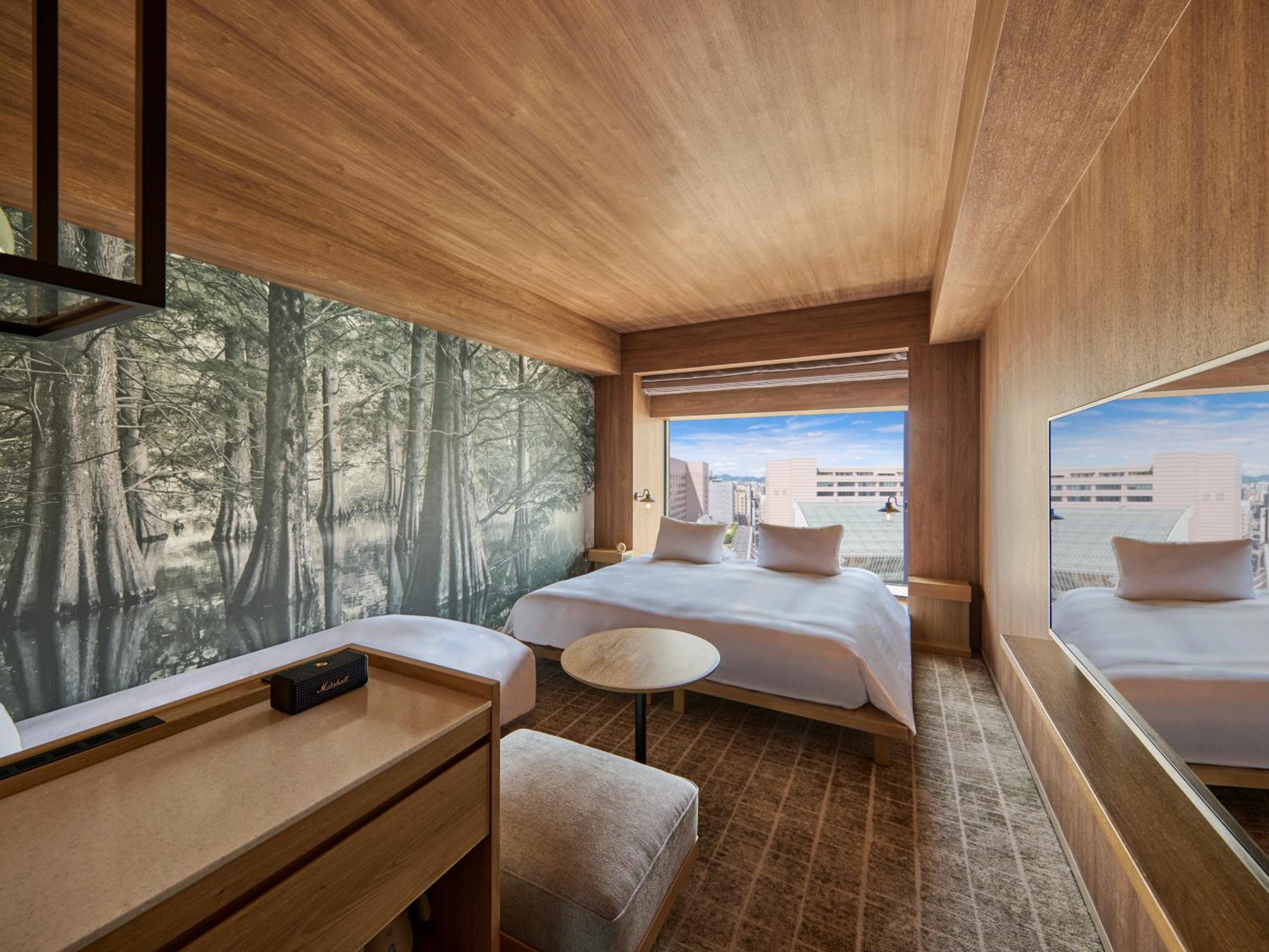 Superior, King Bed, Riverside, Sky Floor