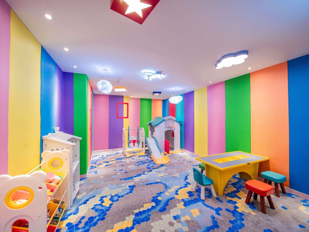 NOVOTEL GUIYANG DOWNTOWN 40/44